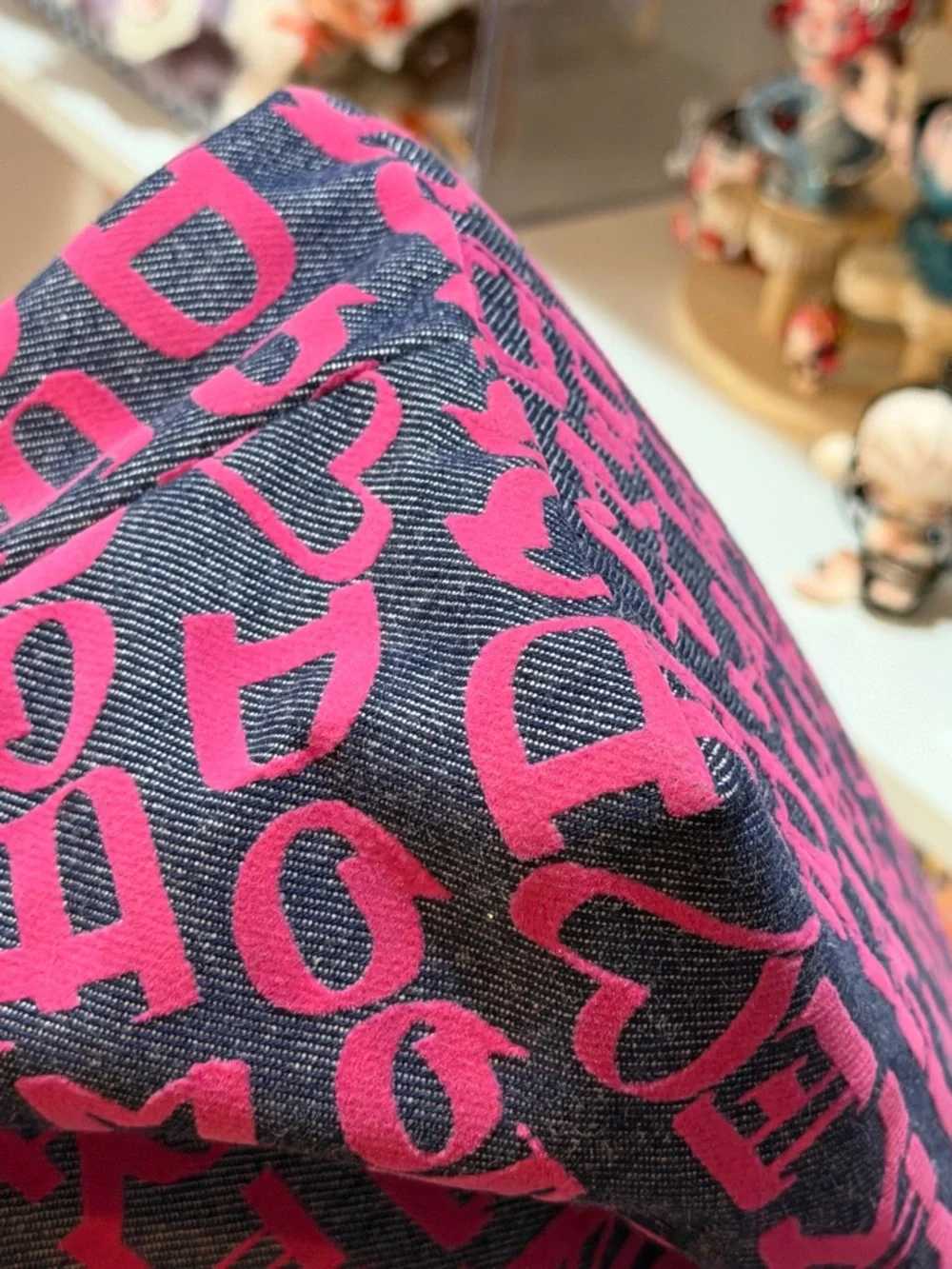 ON HOLD FOR AJAY DONT BUY! Dooney & Bourke Pink Logo Canvas Hobo - Picture 4 of 11